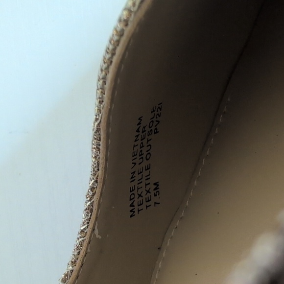 Michael Kors 7.5 Alina Flex Pump Pale Gold Glitter Chain Mesh Heels, NEW - Picture 11 of 11